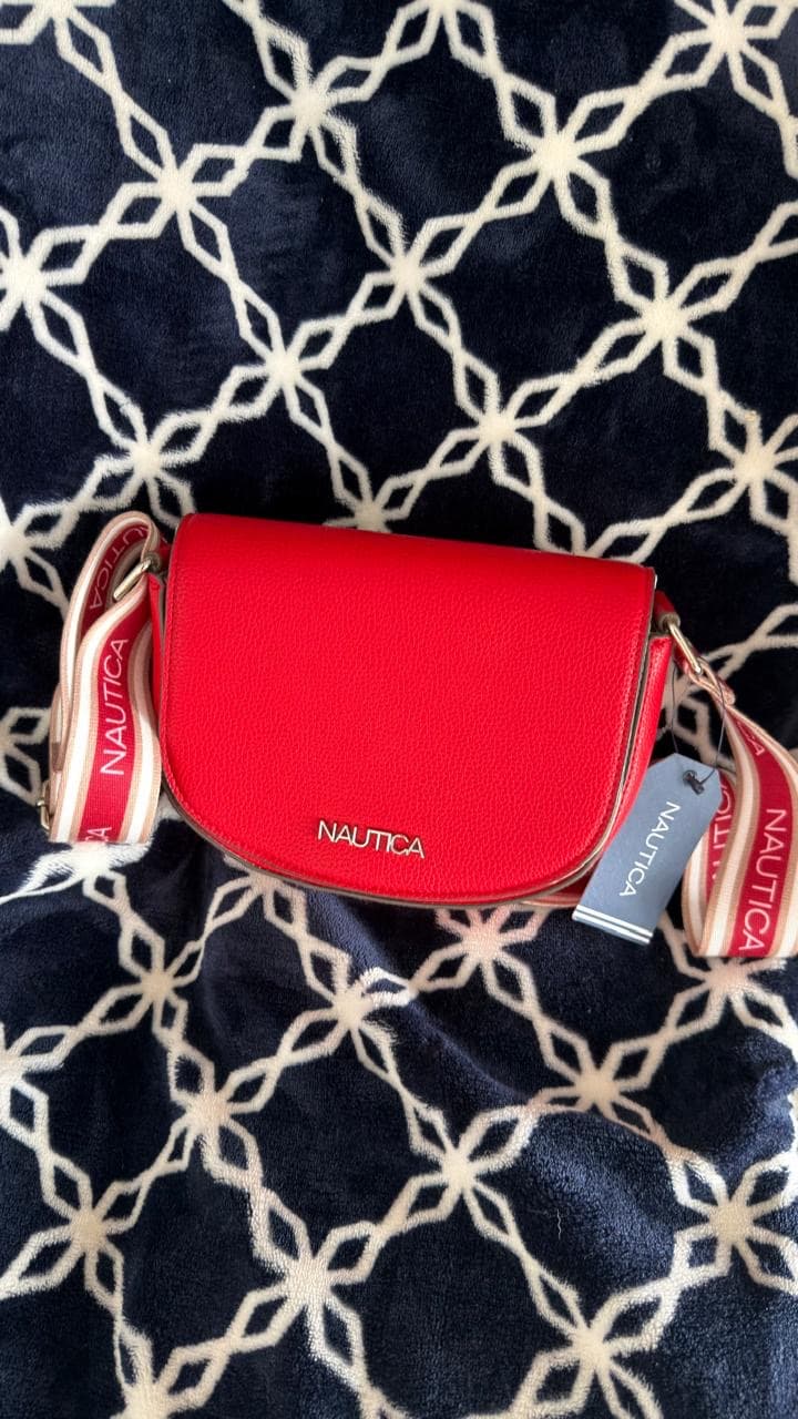 Bolsa crossbody Nautica tipo saddle (Disponible en café y rojo)