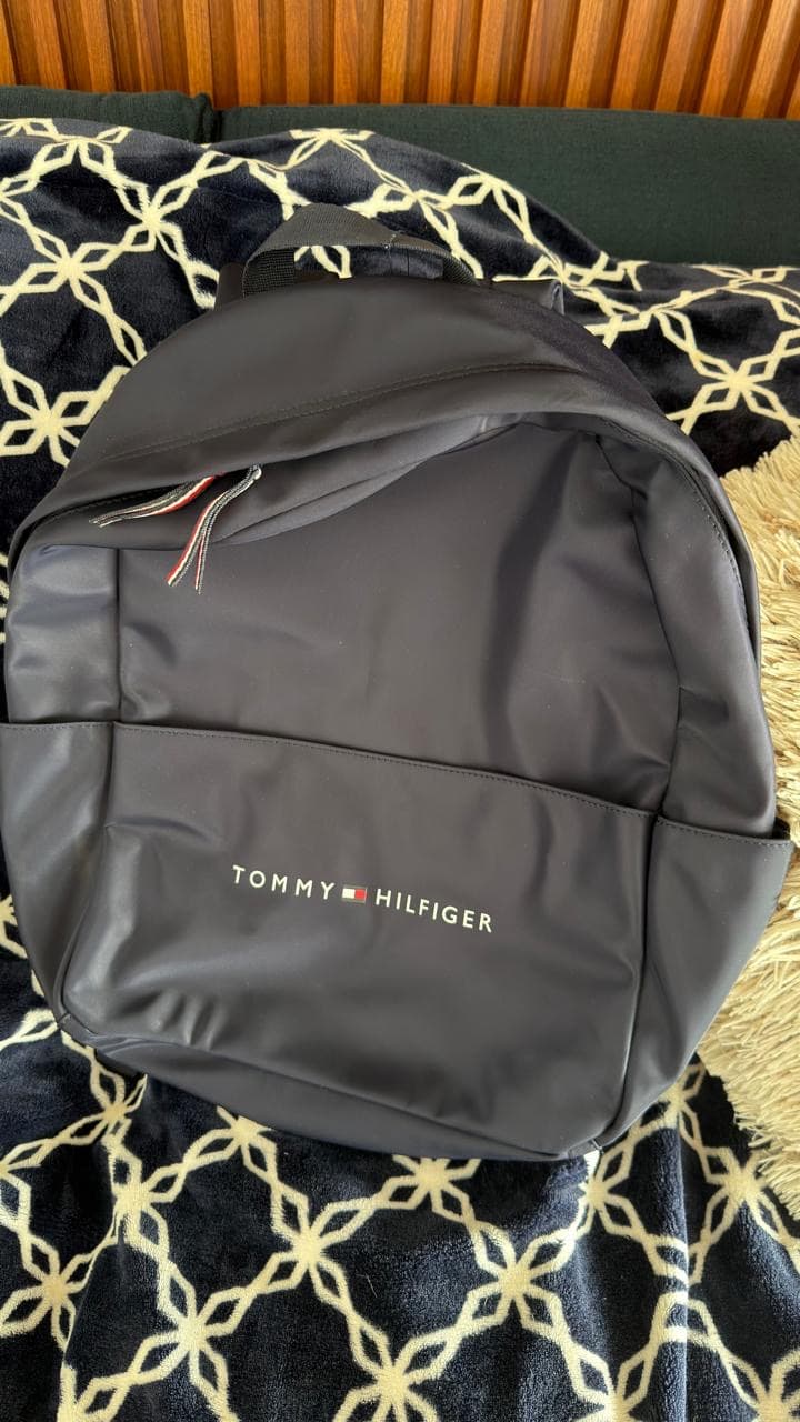 Mochila Tommy Hilfiger negra